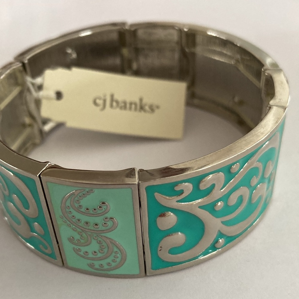 New CJ Banks turquoise color stretch bracelet